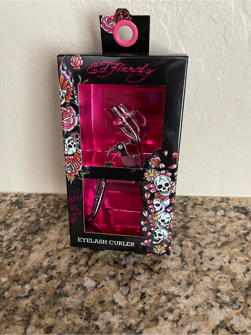 Ed Hardy Black Eyelash Curler with Pink Logo
